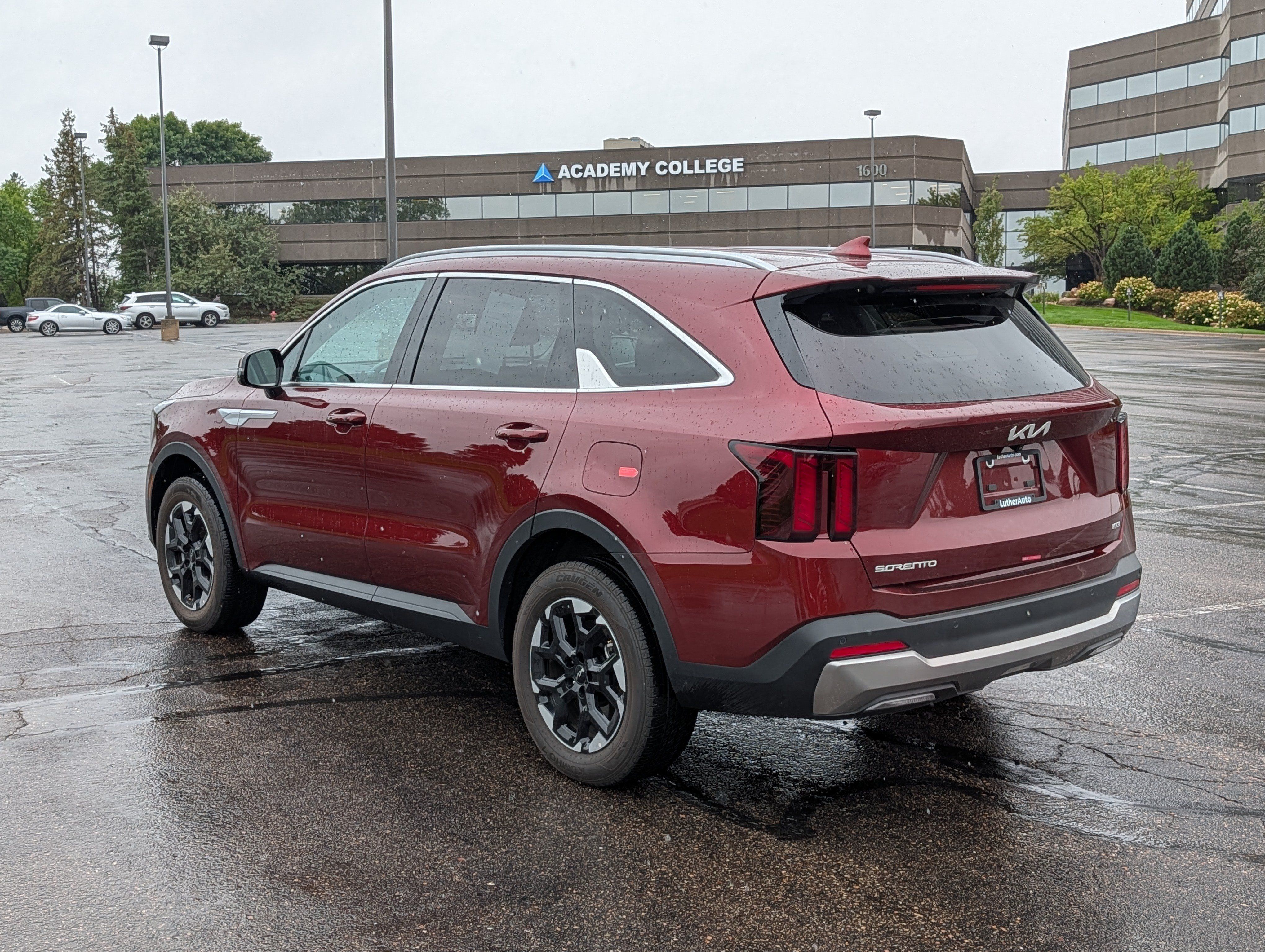Certified 2025 Kia Sorento S AWD/4WD image 3
