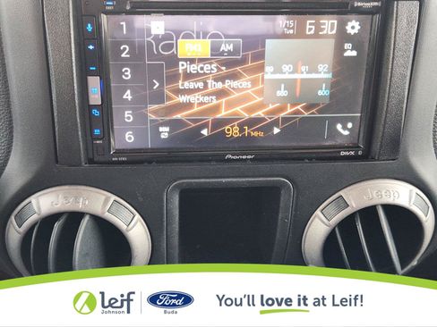 Used 2015 Jeep Wrangler Sport w/ Connectivity Group AWD/4WD image 25