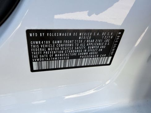 Used 2017 Volkswagen Jetta SE image 32