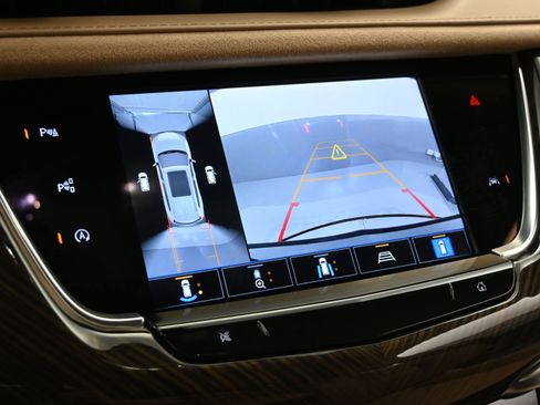 Used 2024 Cadillac XT6 Premium Luxury w/ Platinum Package FWD image 17