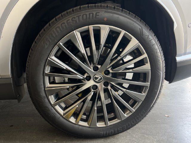 Certified 2025 Lexus RX 450h AWD w/ Convenience Package image 10