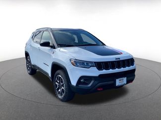 Used 2025 Jeep Compass Trailhawk video 1