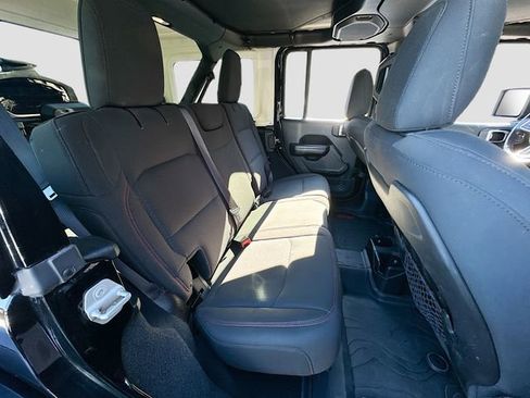 Used 2018 Jeep Wrangler Unlimited Rubicon image 27