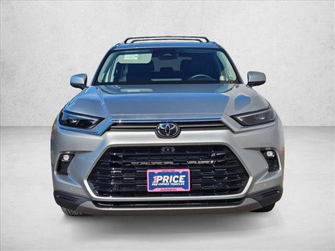 Used 2024 Toyota Grand Highlander Limited image 8