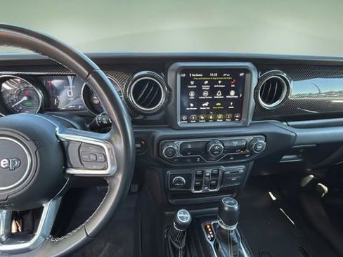 Used 2022 Jeep Wrangler Unlimited Sahara AWD/4WD image 11