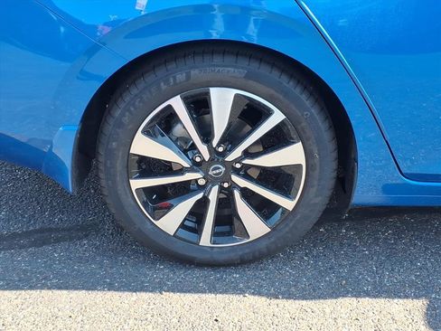 New 2025 Nissan Sentra SV w/ SV Premium Package image 9