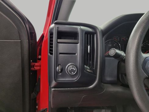 Used 2017 Chevrolet Silverado 1500 Custom w/ Custom Convenience Package AWD/4WD image 10