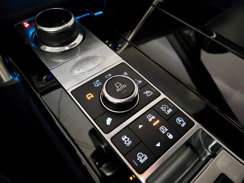 Used 2018 Land Rover Discovery HSE Luxury image 39