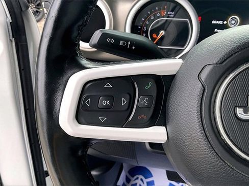 Used 2021 Jeep Gladiator Sport image 18