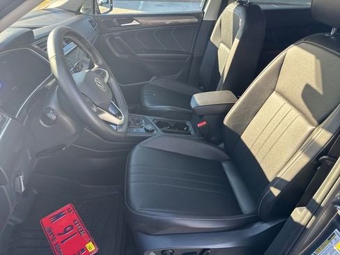 Certified 2022 Volkswagen Tiguan SE image 14