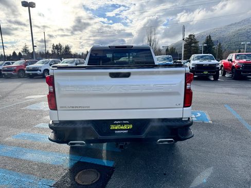 Used 2022 Chevrolet Silverado 1500 LT Trail Boss w/ Convenience Package II image 6