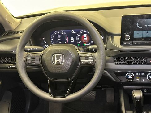Certified 2025 Honda Accord LX image 13