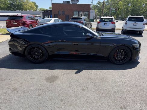 Used 2016 Ford Mustang GT image 4