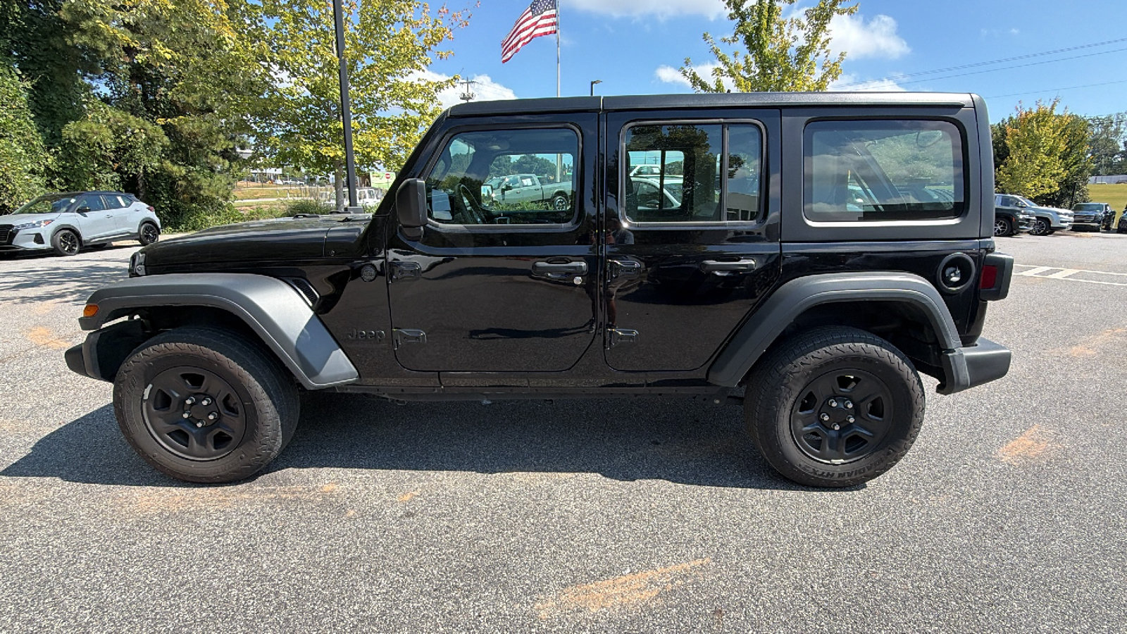 Used 2025 Jeep Wrangler Unlimited Sport AWD/4WD image 11