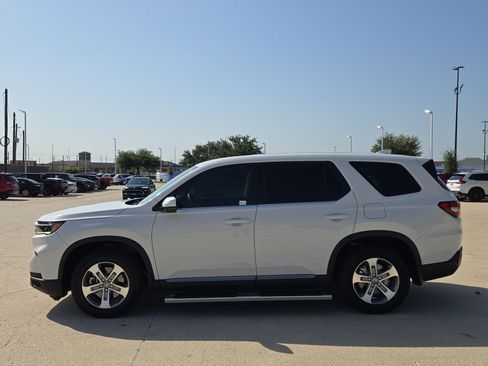 Used 2025 Honda Pilot EX-L image 7