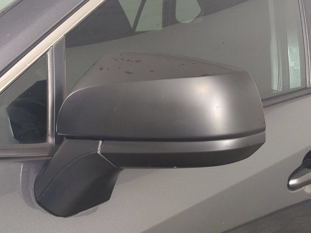 Used 2021 Toyota RAV4 LE FWD image 11