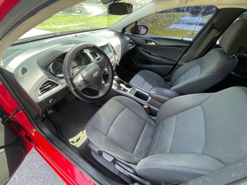 Used 2018 Chevrolet Cruze LT FWD image 20