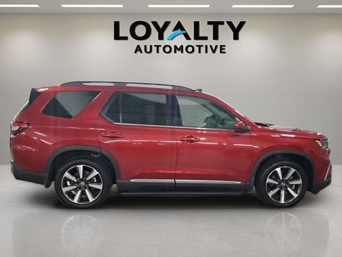 Used 2025 Honda Pilot Touring image 6