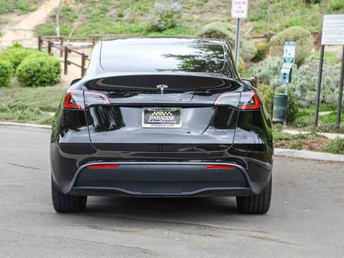 Used 2023 Tesla Model Y Long Range AWD/4WD image 4
