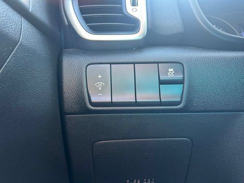 Used 2019 Kia Sportage LX FWD image 21
