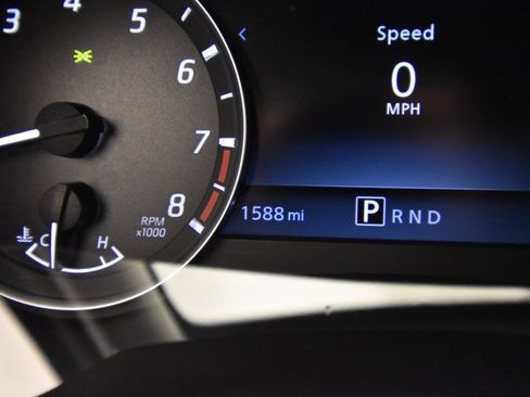 Used 2025 Nissan Frontier SV w/ SV Convenience Package RWD image 28