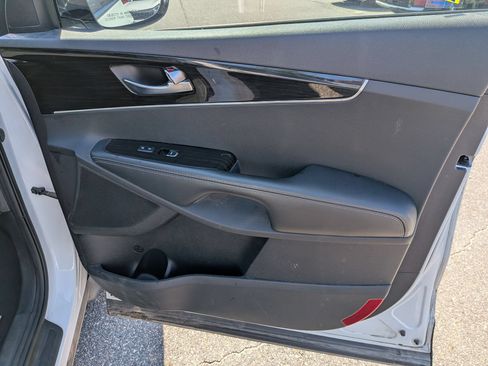 Used 2020 Kia Sorento L FWD image 32