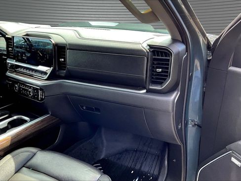 Used 2025 Chevrolet Silverado 1500 LT Trail Boss w/ Convenience Package II AWD/4WD image 18