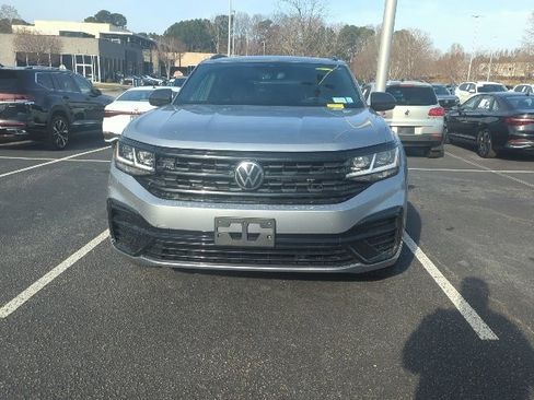 Used 2023 Volkswagen Atlas Cross Sport SEL R-Line image 4