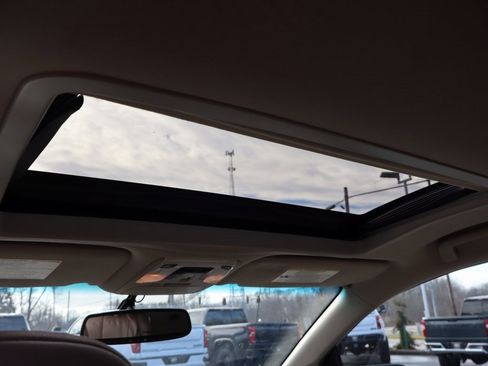 Used 2012 Toyota Sienna XLE image 19