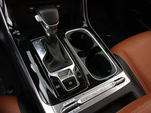 Used 2024 Kia Carnival SX Prestige image 57