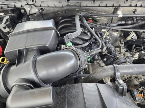 Used 2024 Ford F250 Lariat w/ Tremor Off-Road Package AWD/4WD image 29