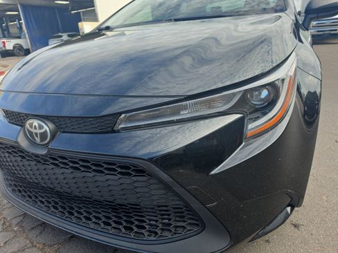 Used 2020 Toyota Corolla LE FWD image 9
