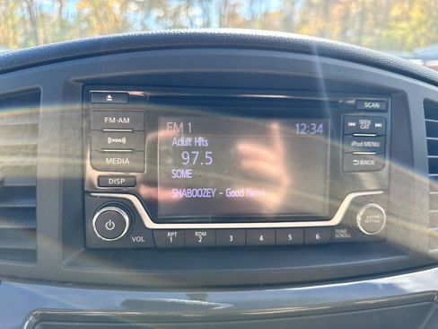 Used 2015 Nissan Quest SL image 17