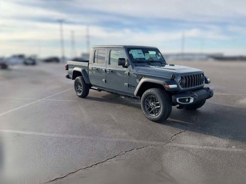 New 2026 Jeep Gladiator Sport image 16