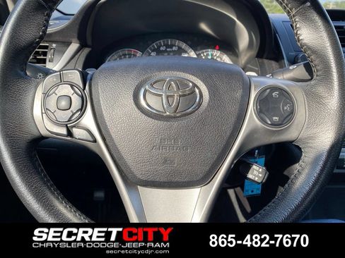 Used 2014 Toyota Camry SE FWD image 18