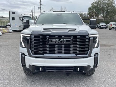 Used 2024 GMC Sierra 2500 Denali Ultimate image 9