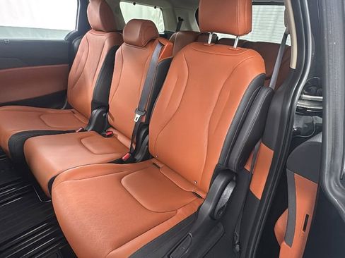 New 2026 Kia Carnival EX FWD image 12