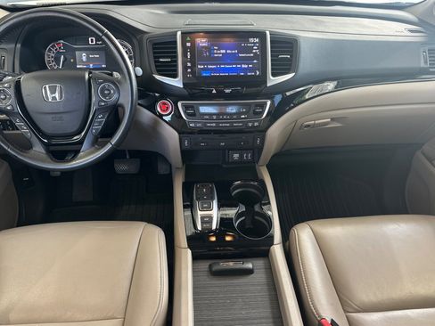 Used 2016 Honda Pilot Touring image 17