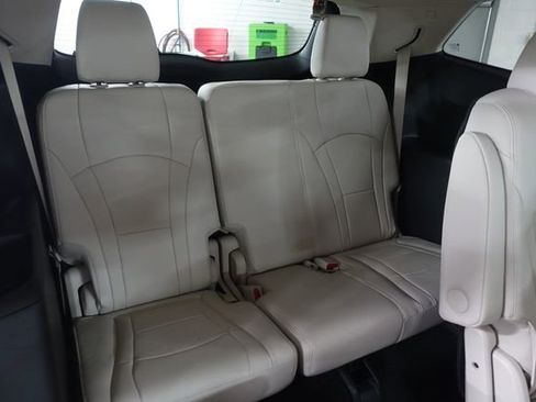 Used 2024 Buick Enclave Essence FWD image 25