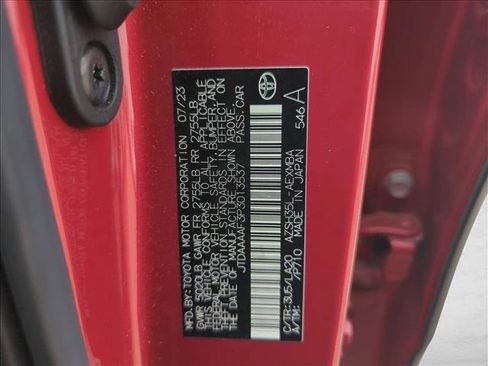 Used 2023 Toyota Crown Limited image 23