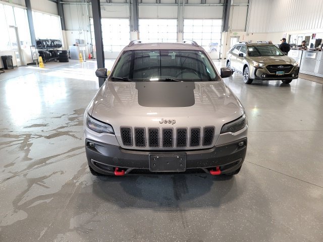 Used 2020 Jeep Cherokee Trailhawk w/ Comfort/Convenience Group AWD/4WD image 2