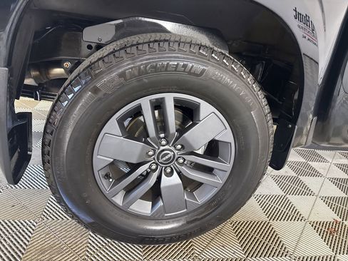 Used 2025 Nissan Frontier SV image 31