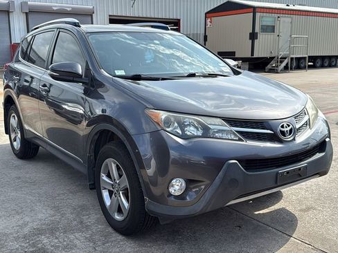 Used 2015 Toyota RAV4 XLE image 2