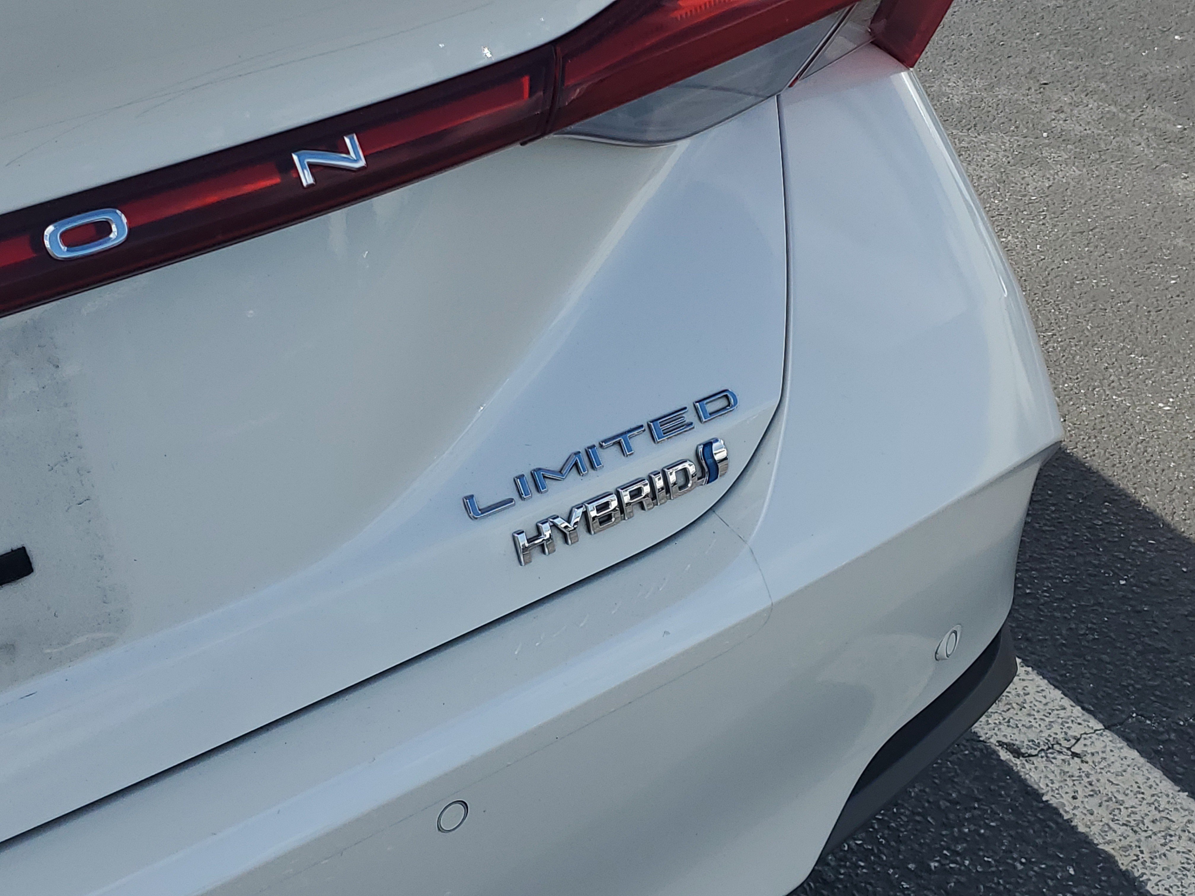 Used 2021 Toyota Avalon Limited w/ Advanced Safety Package FWD image 7