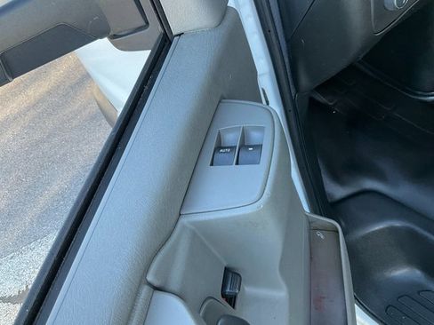 Used 2022 GMC Savana 3500 w/ Power Convenience Package image 7