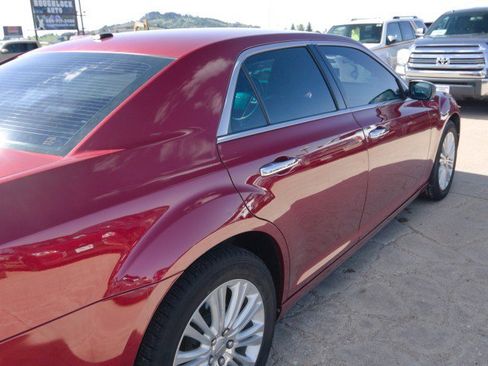 Used 2014 Chrysler 300 C AWD/4WD image 9