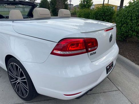 Used 2014 Volkswagen Eos FWD image 46