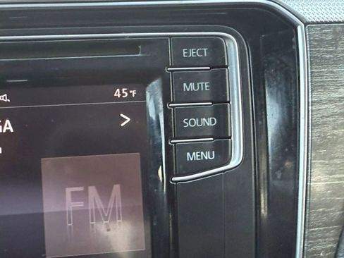 Used 2017 Volkswagen Passat 1.8T SE image 39