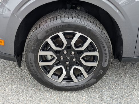 Used 2022 Ford Maverick Lariat w/ Lariat Luxury Package FWD image 13