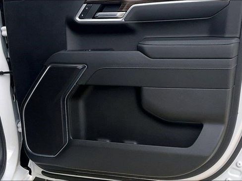 Used 2023 Chevrolet Silverado 1500 RST image 30